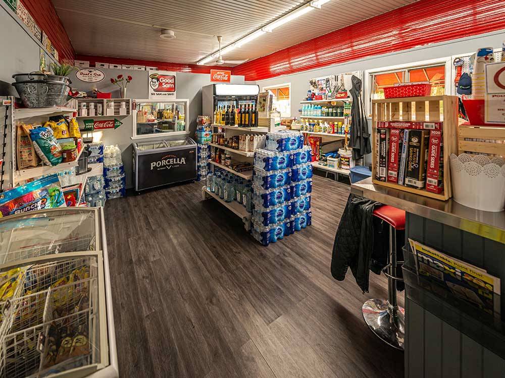 Campground store stocked with goods at CAMPING TRANSIT, ENR.205155