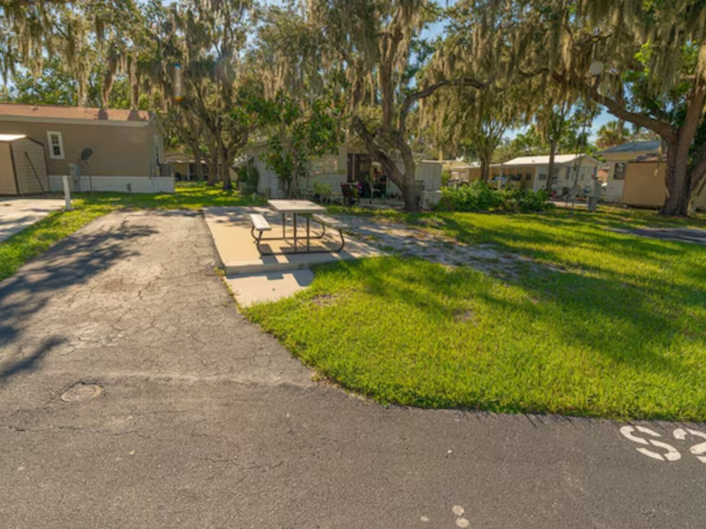 Picnic table at site Horseshoe Cove RV Resort