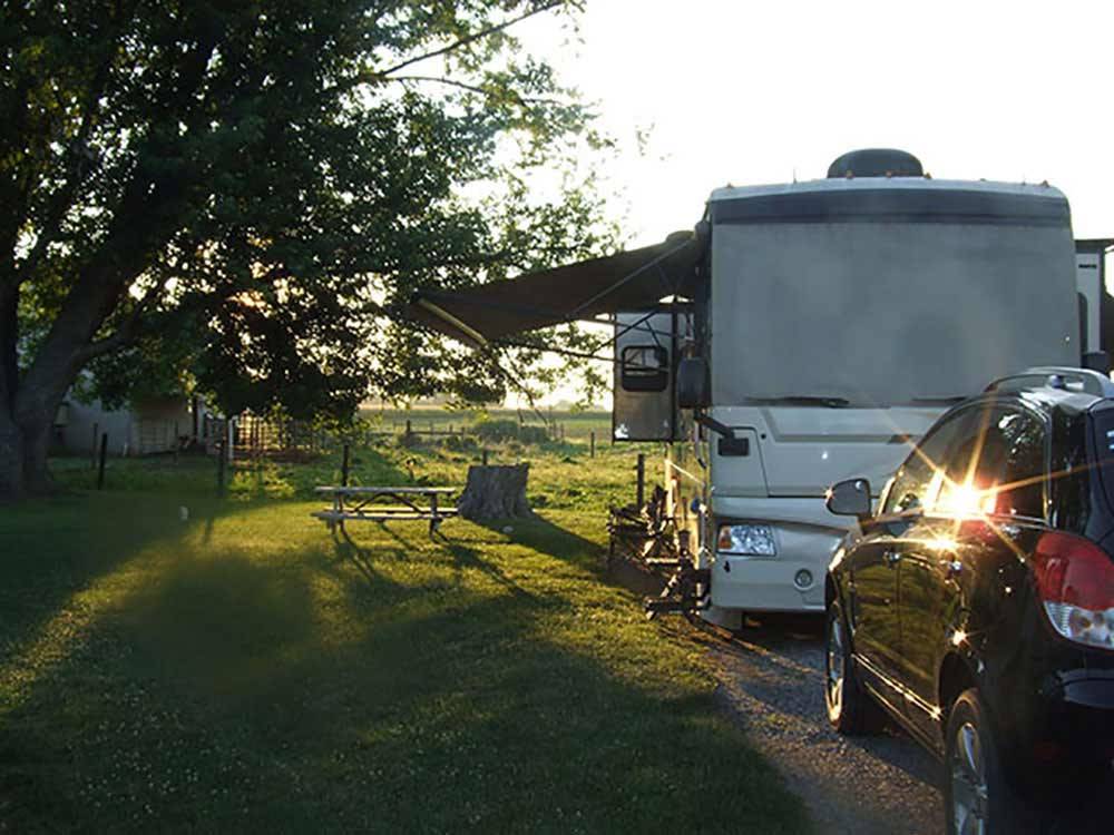 RV camping at FLORY'S COTTAGES & CAMPING