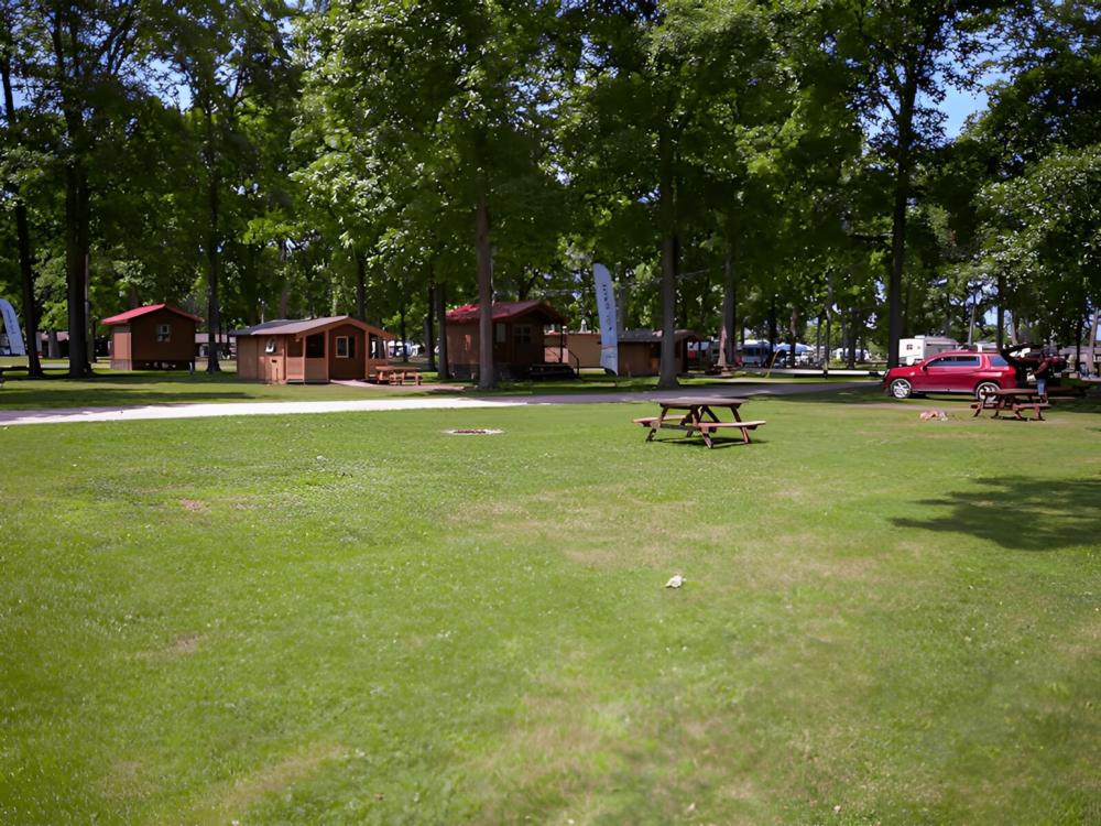 Cabin's at site Sun Retreats Amherstburg