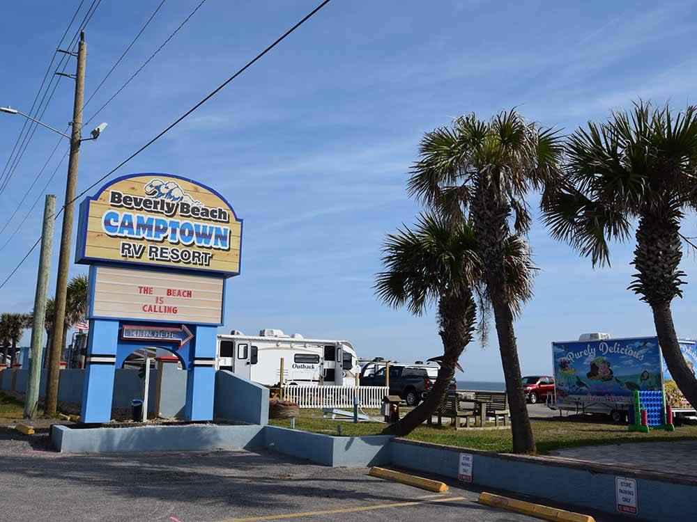 The front entrance sign at BEVERLY BEACH CAMPTOWN RV RESORT