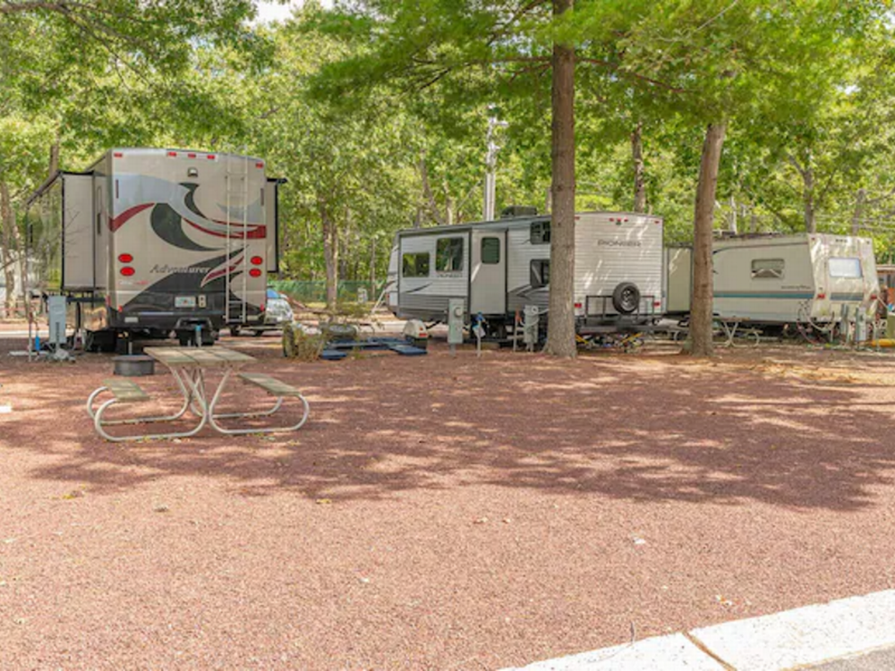 Gravel site at Shady Pines Sun RV Communities