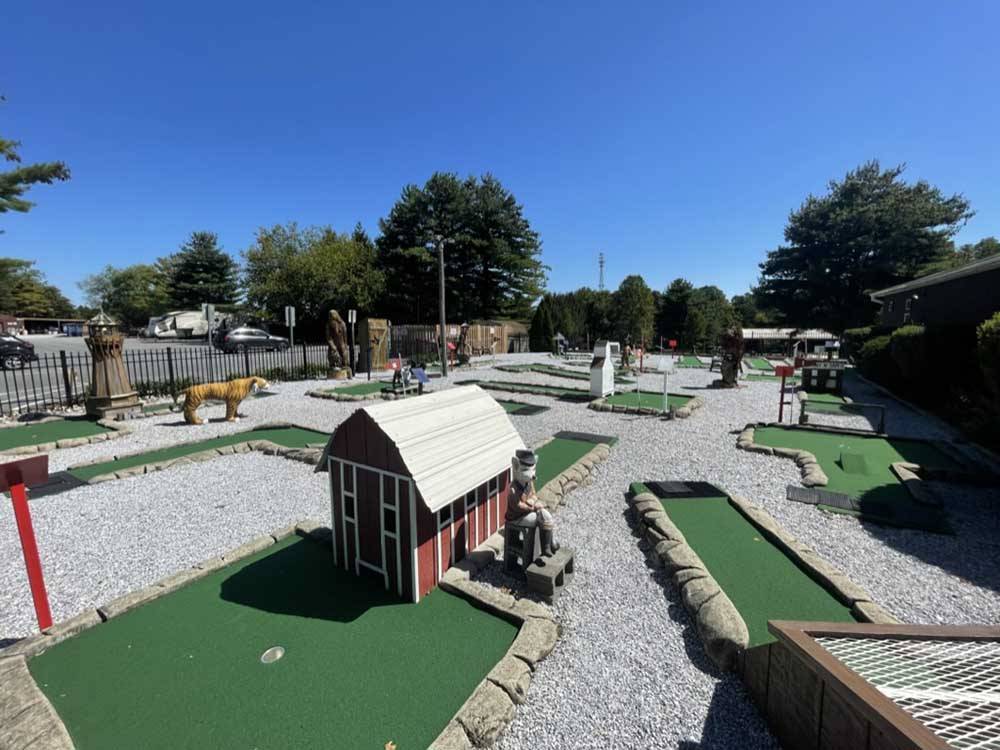 Miniature golf course at RAMBLIN' PINES FAMILY CAMPGROUND & RV PARK