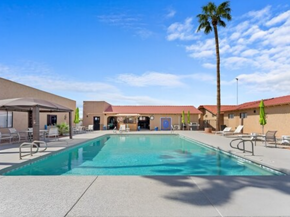 Pool at Val Vista RV Resort