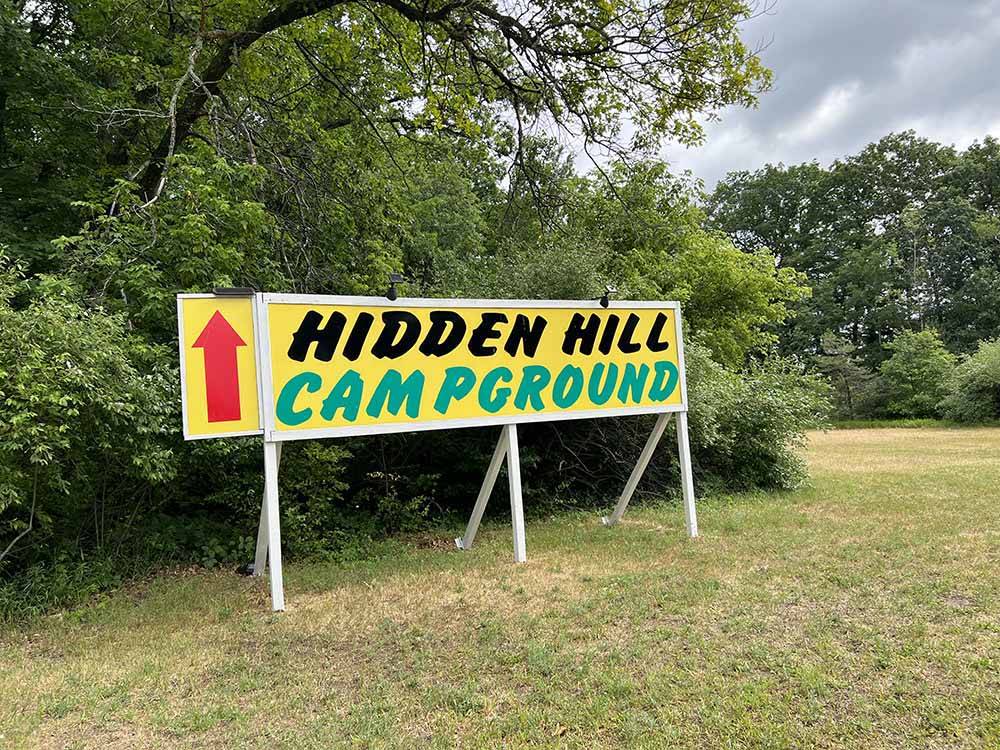 The front entrance sign at HIDDEN HILL FAMILY CAMPGROUND
