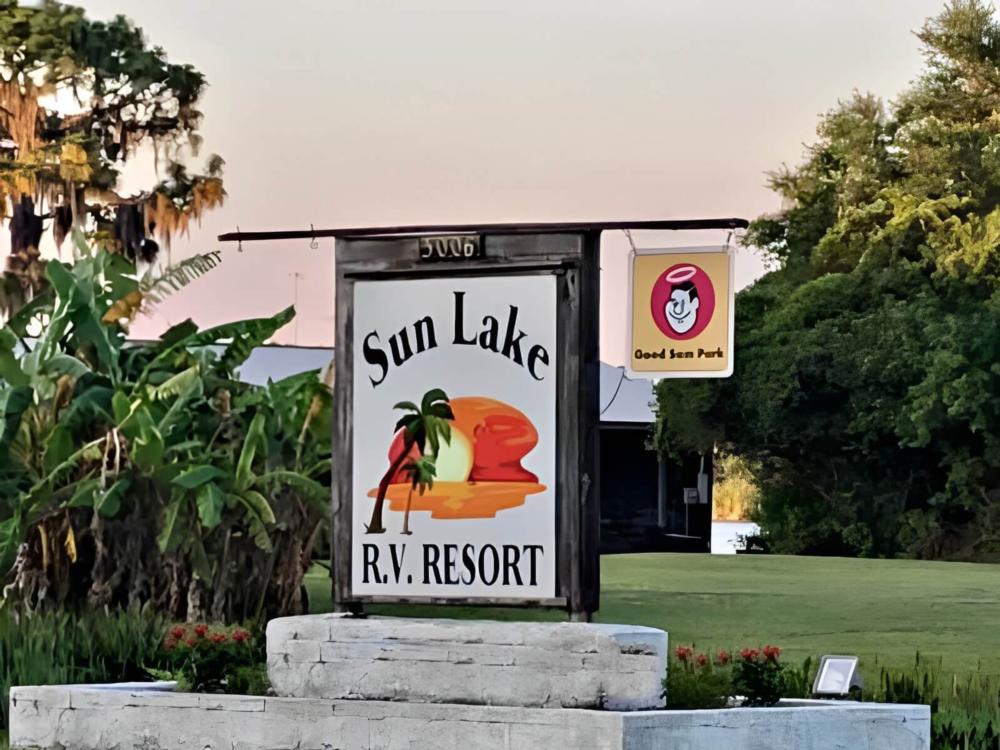 Welcome sign at Sun Lake RV Resort