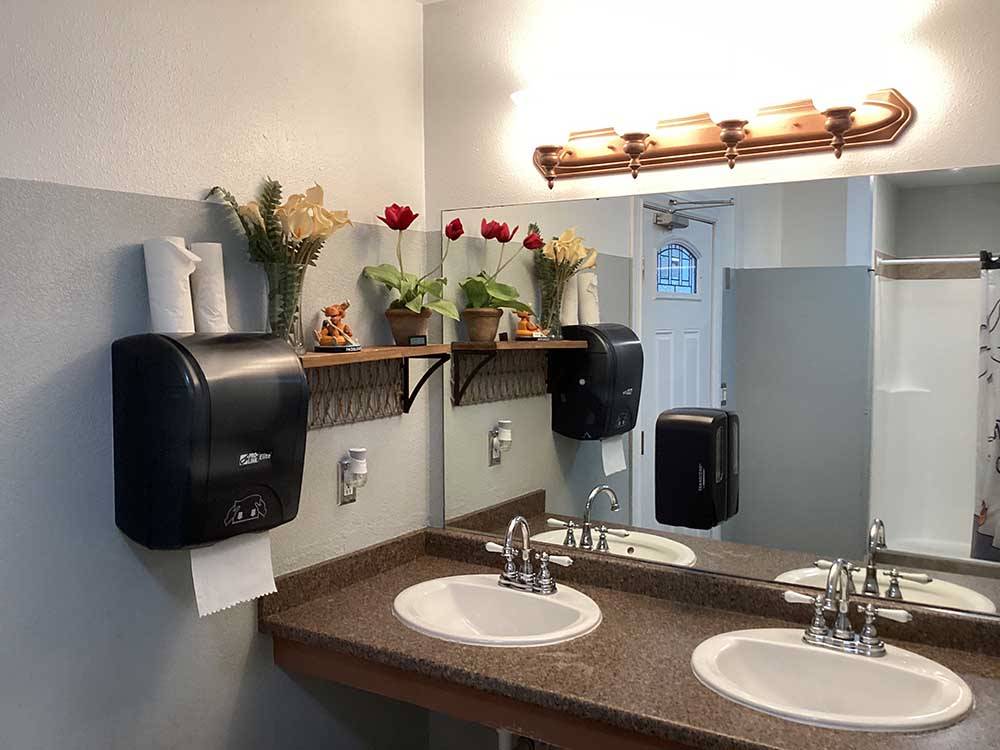 The clean modern bathroom at JIM & MARY'S RV PARK