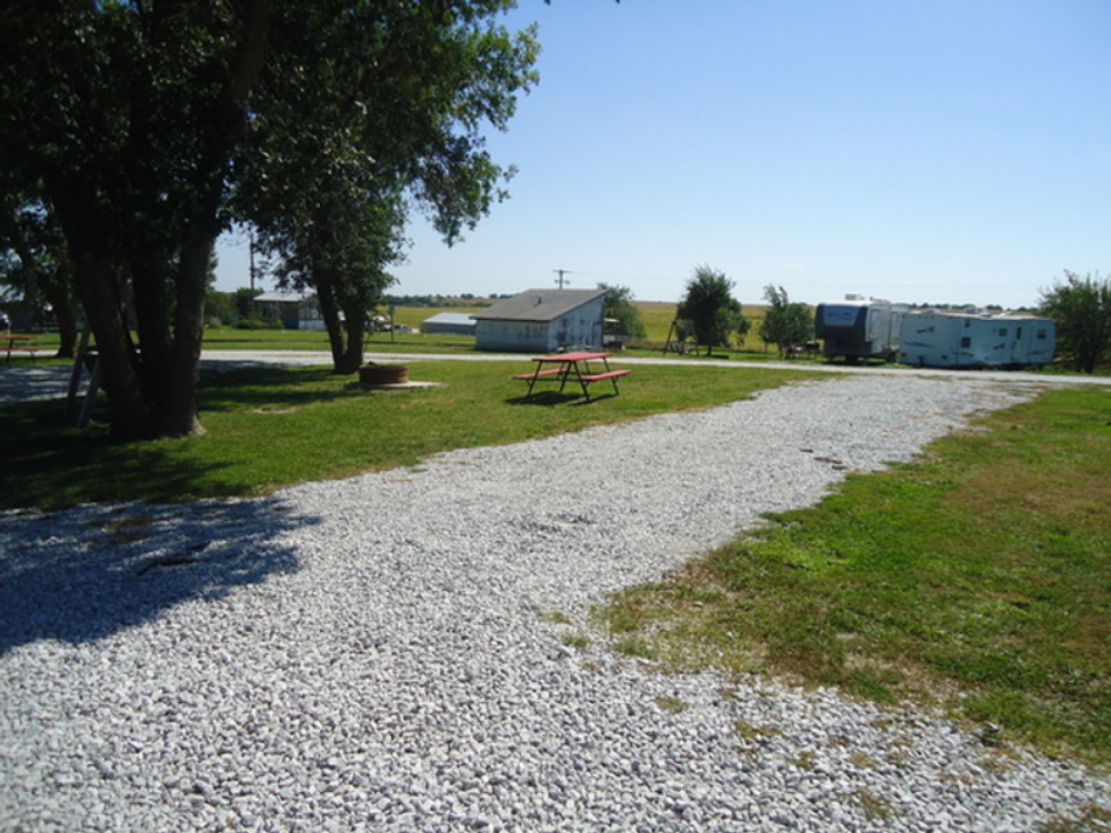 Gravel road through park at Double Nickel Campground
