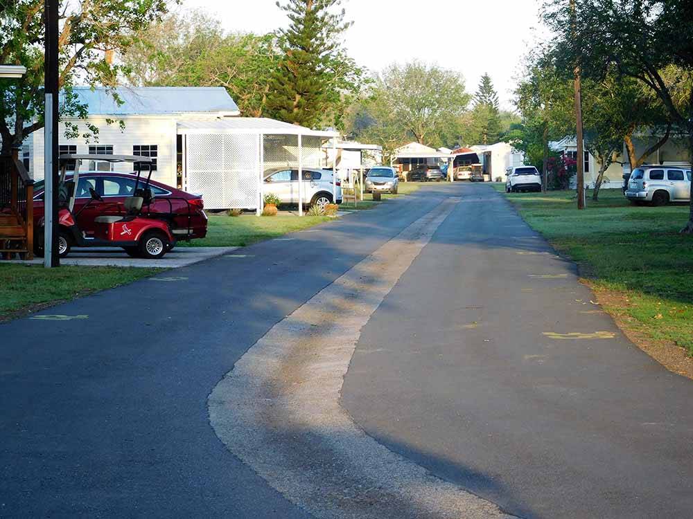 The road leading down RV sites at FIG TREE RV RESORT