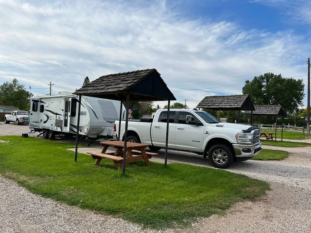RV site with a canapy over the table