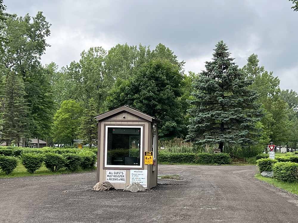 The entrance kiosk in the middle of the road at CAMP LORD WILLING RV PARK & CAMPGROUND