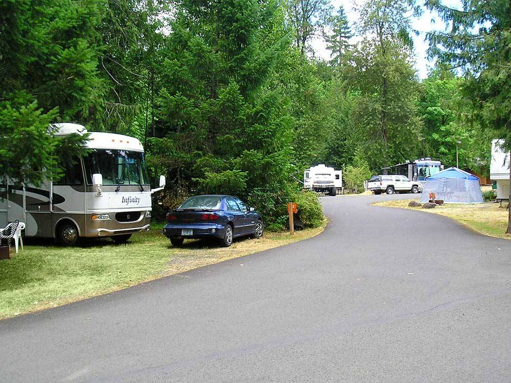 RVs and trailers at campground at MT HOOD VILLAGE RESORT