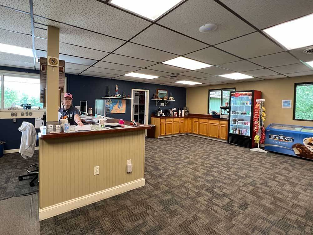 Front desk and vending options at INDIGO BLUFFS RV PARK AND RESORT