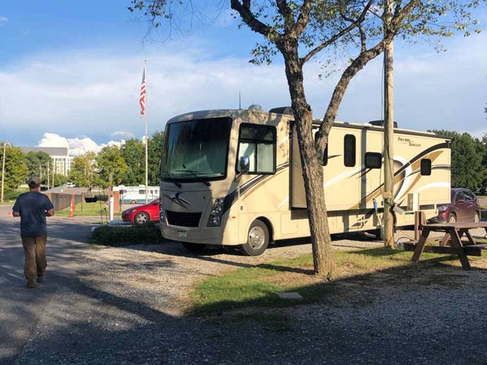 Class A Motorhome parked on-site at MEMPHIS GRACELAND RV PARK & CAMPGROUND