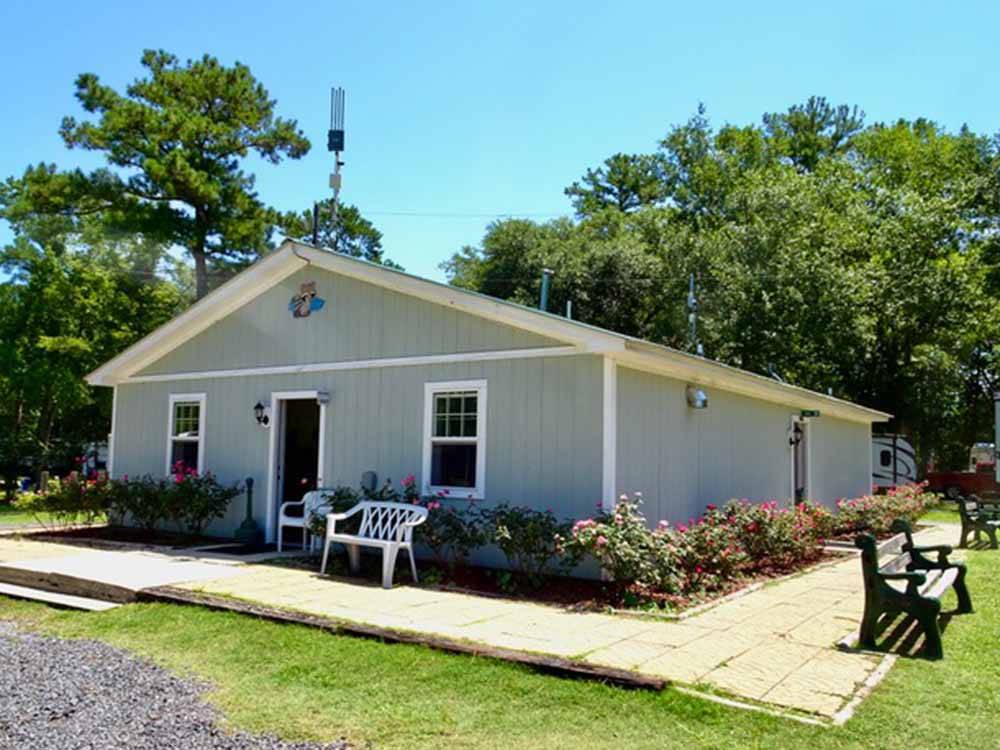 One of the buildings at LAKE AIRE RV PARK & CAMPGROUND