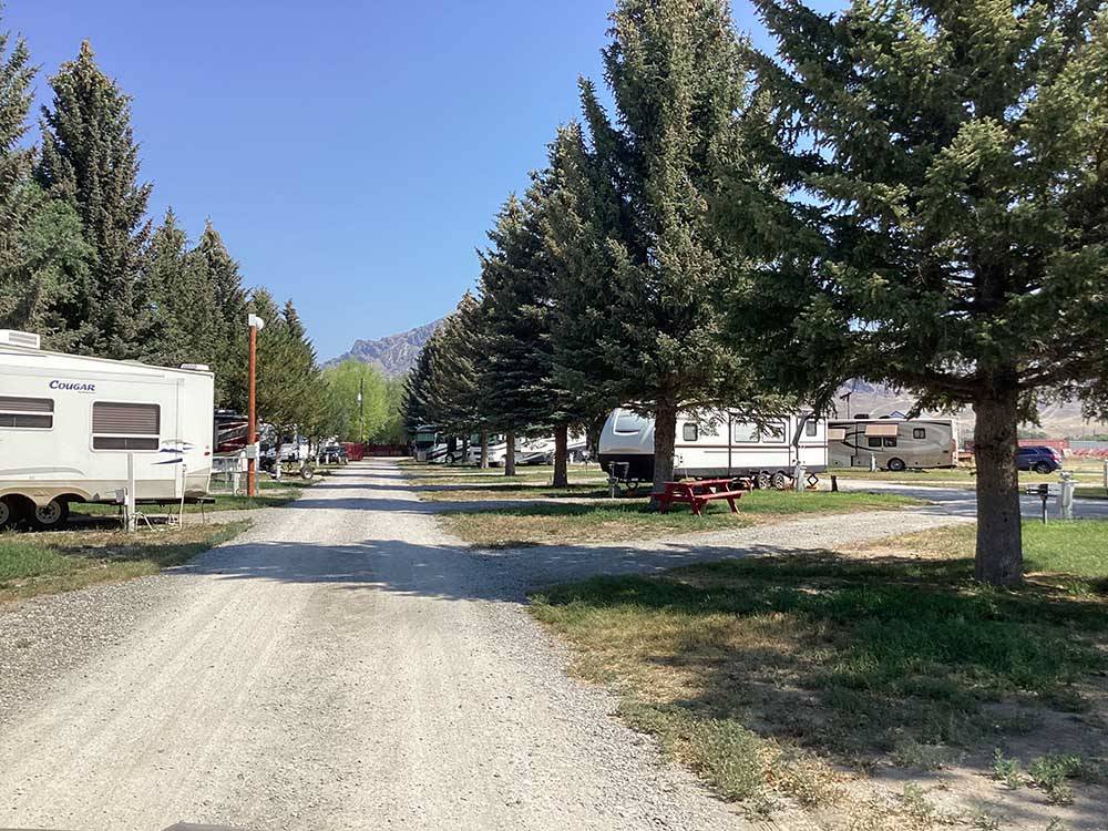 A row of gravel pull thru RV sites at MOUNTAIN VIEW RV PARK