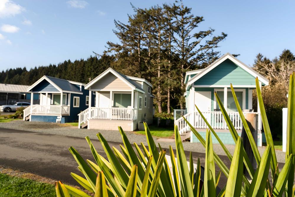 Mobile homes at site Sun Outdoors Coos Bay