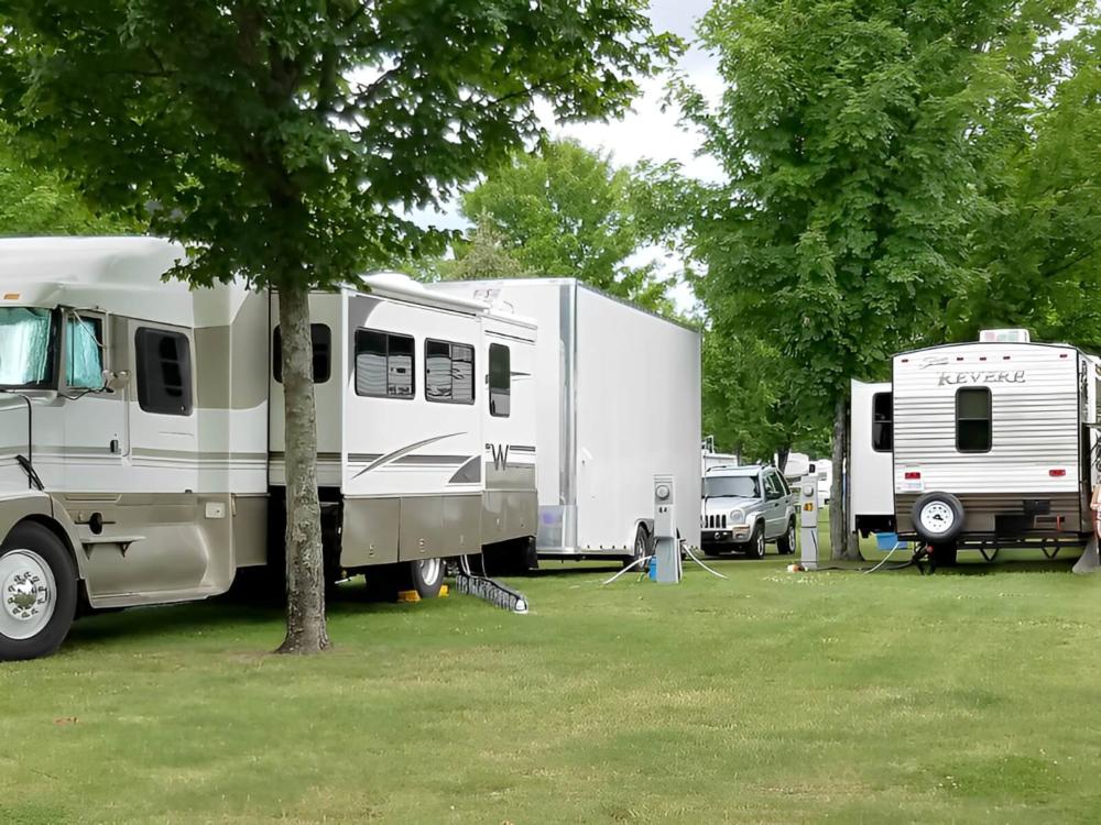 RV's parked at site Kampvilla RV Park