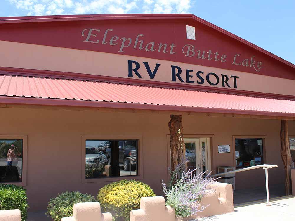 Sign at entrance to RV park at ELEPHANT BUTTE LAKE RV RESORT