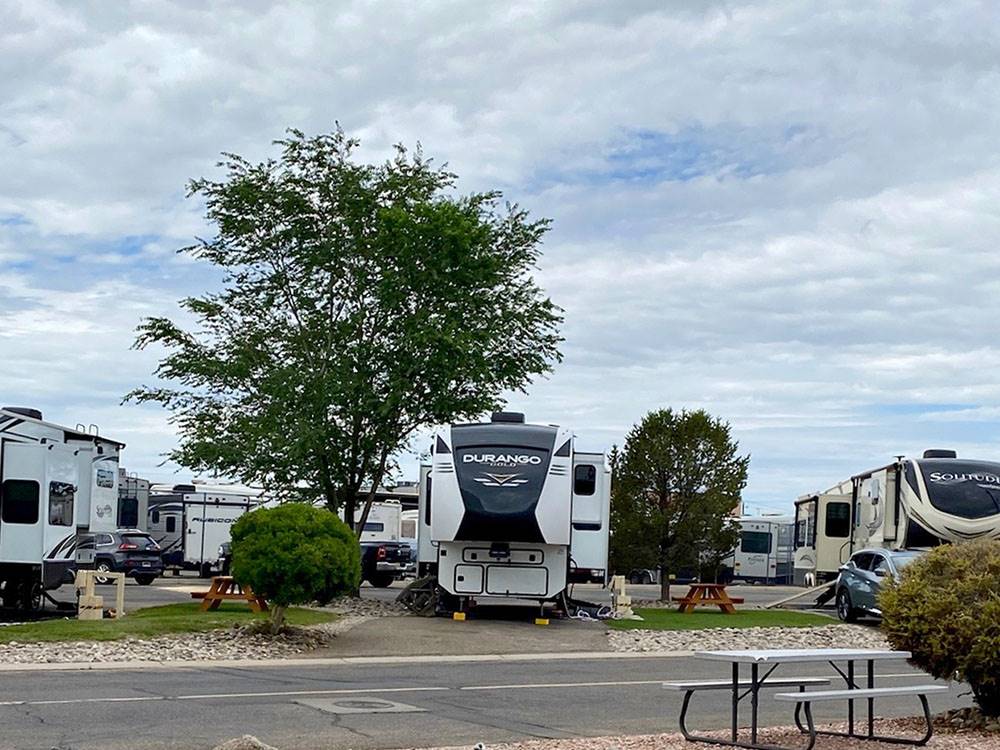 Fifth wheels