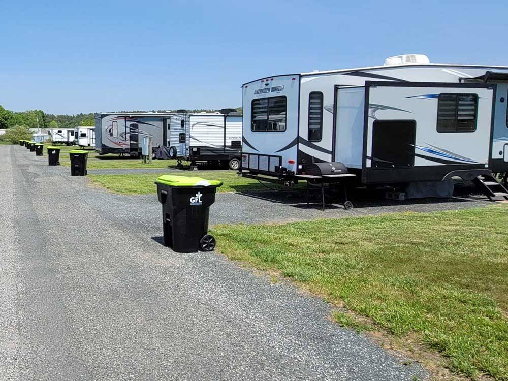 Multiple RVs parked onsite at PARKVIEW RV PARK