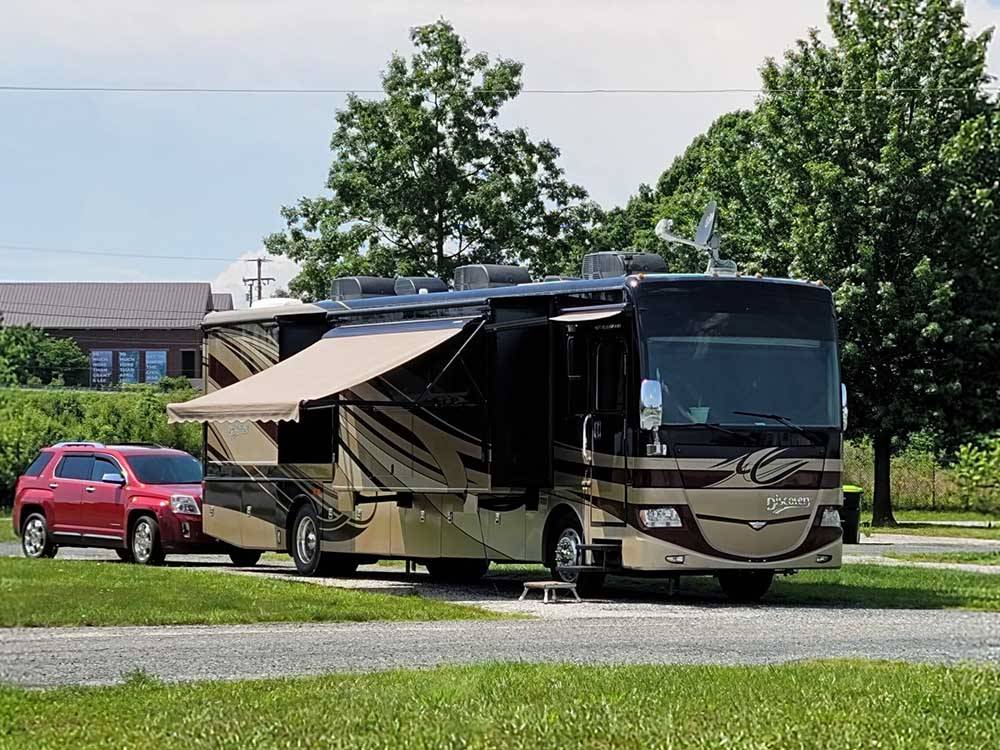 Class A Motorhome parked onsite at PARKVIEW RV PARK
