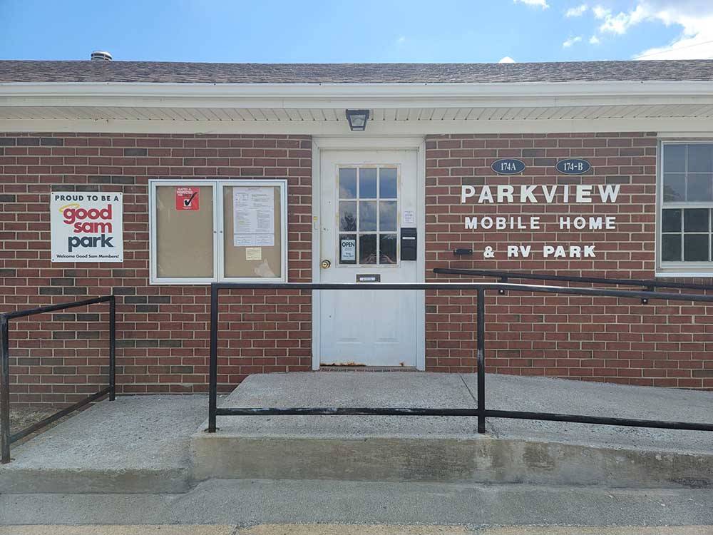 Front of main office at PARKVIEW RV PARK