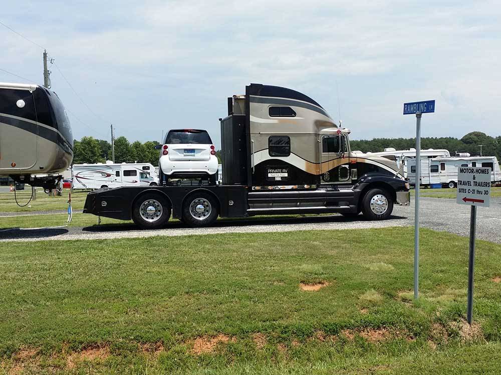 Truck towing fifth wheel at PARKVIEW RV PARK
