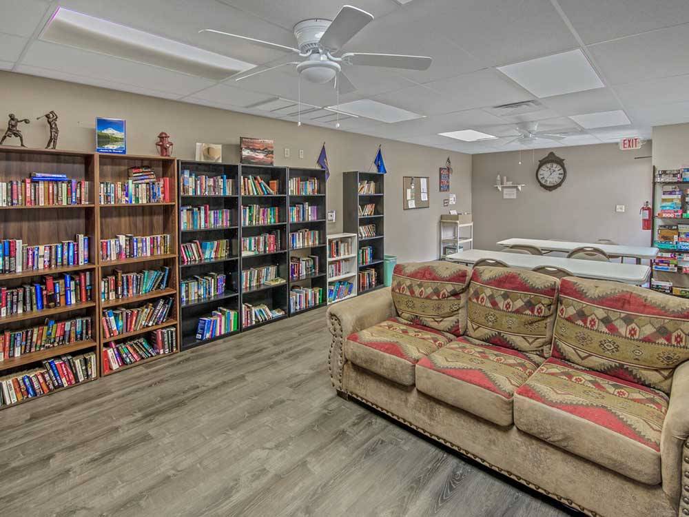 A room with books and games at LAS QUINTAS RV RESORT