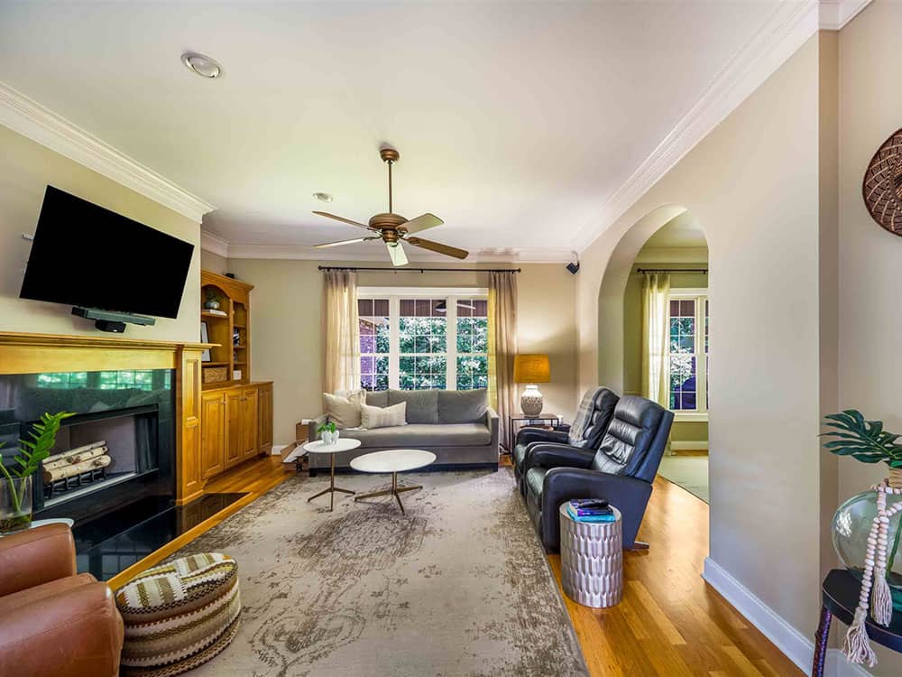 Living room in a rental cabin