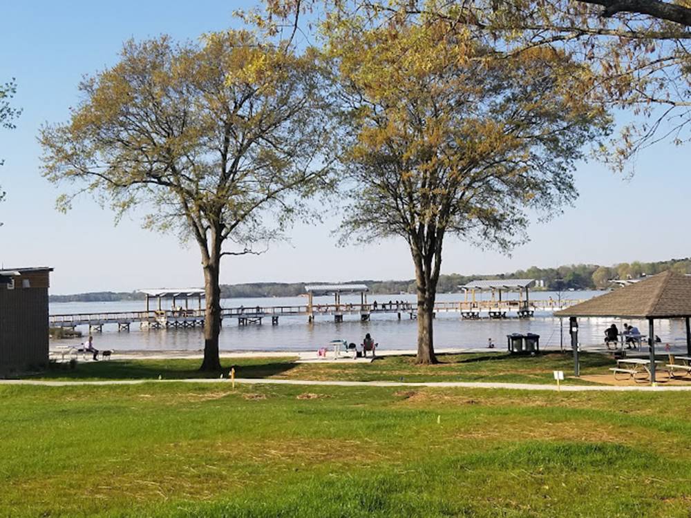 Recreation area around lake at Ebenezer Park