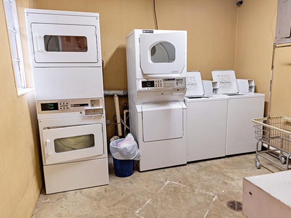 Laundry room at MISSOURI RV PARK