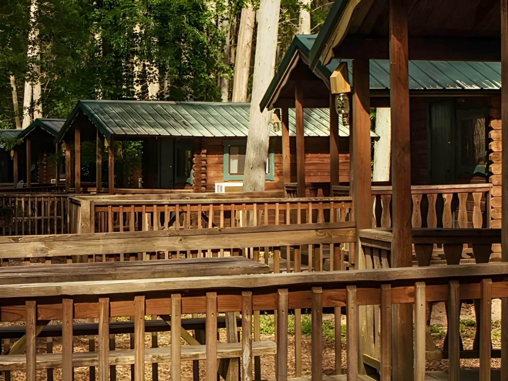 Cabin's at site Wading Pines Camping Resort