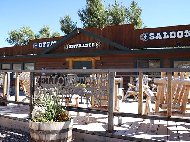 Yellowstone Valley Inn & RV Park