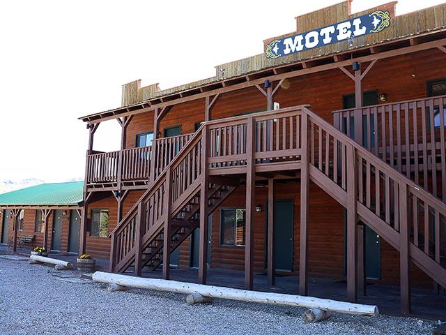 Yellowstone Valley Inn & RV Park