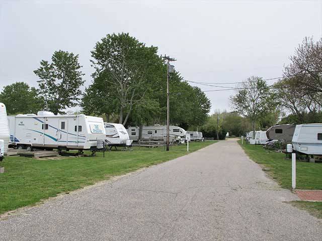 Wide paved roads - Big Rig Friendly!