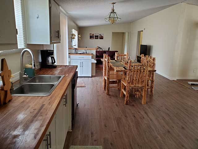 Kitchen dining area in Lodge