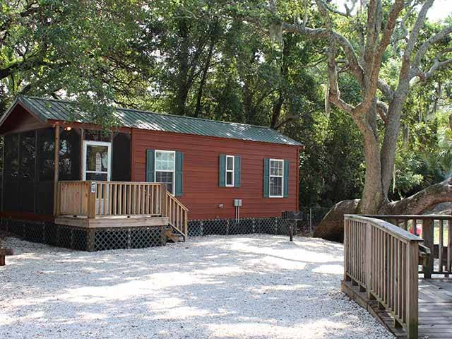 Cabin Area under the Oaks!