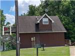 A brown building - thumbnail