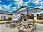 Outdoor seating - thumbnail