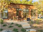 An outdoor sitting area - thumbnail