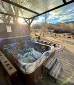 Jacuzzi at site Chinook Winds Lodge - thumbnail