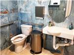 Clean bathroom - thumbnail