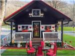 A Queen of Hearts themed cabin - thumbnail
