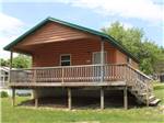 A large log cabin - thumbnail