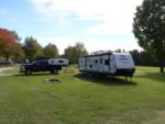 Parked trailers at site Spacious Skies Walnut Grove - thumbnail