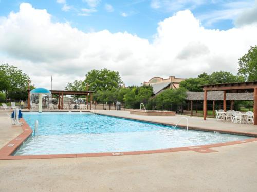 Texas Wine Country Jellystone Park Camp-Resort