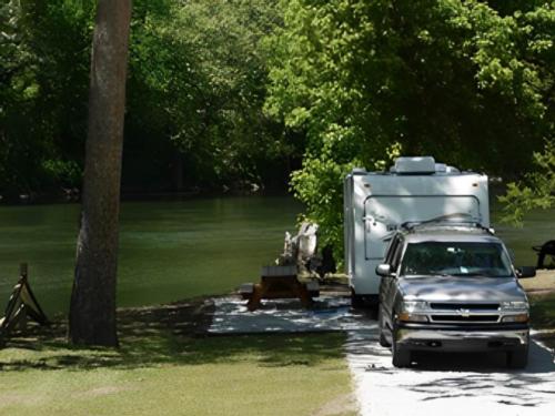 The Blue Canoe RV Resort photo 4