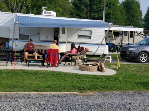 Parked trailer at site Andover/Pymatuning Lake KOA