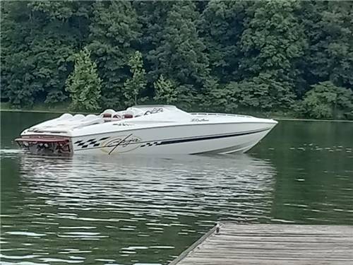 A motor boat on the lake